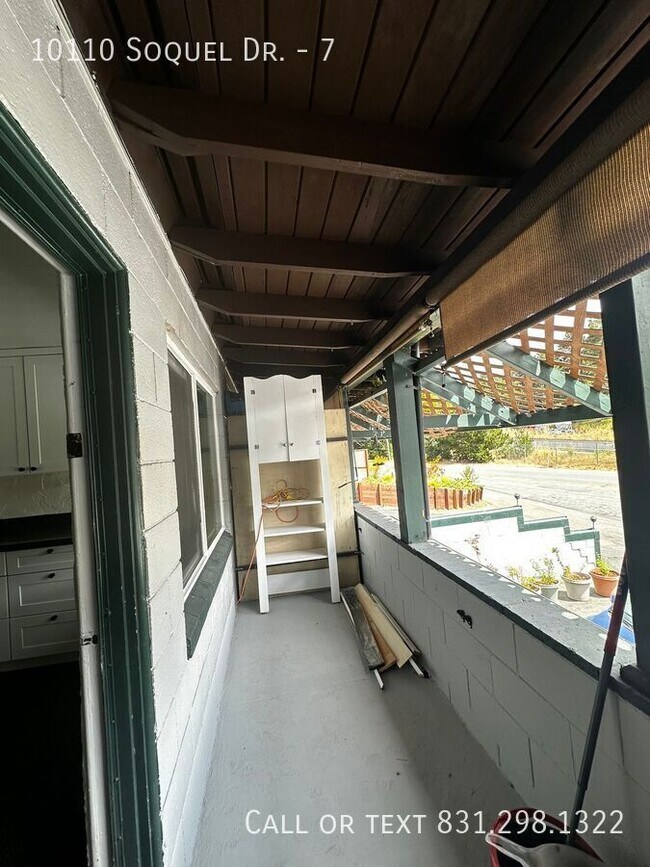 Building Photo - 10110 Soquel Dr