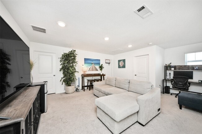 Building Photo - 25928 Chicory Dr