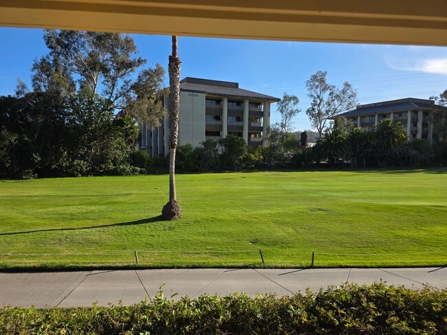 Building Photo - Single story 3 bedroom duplex right off El Camino Golf Course in the heart of Oceanside, recently...