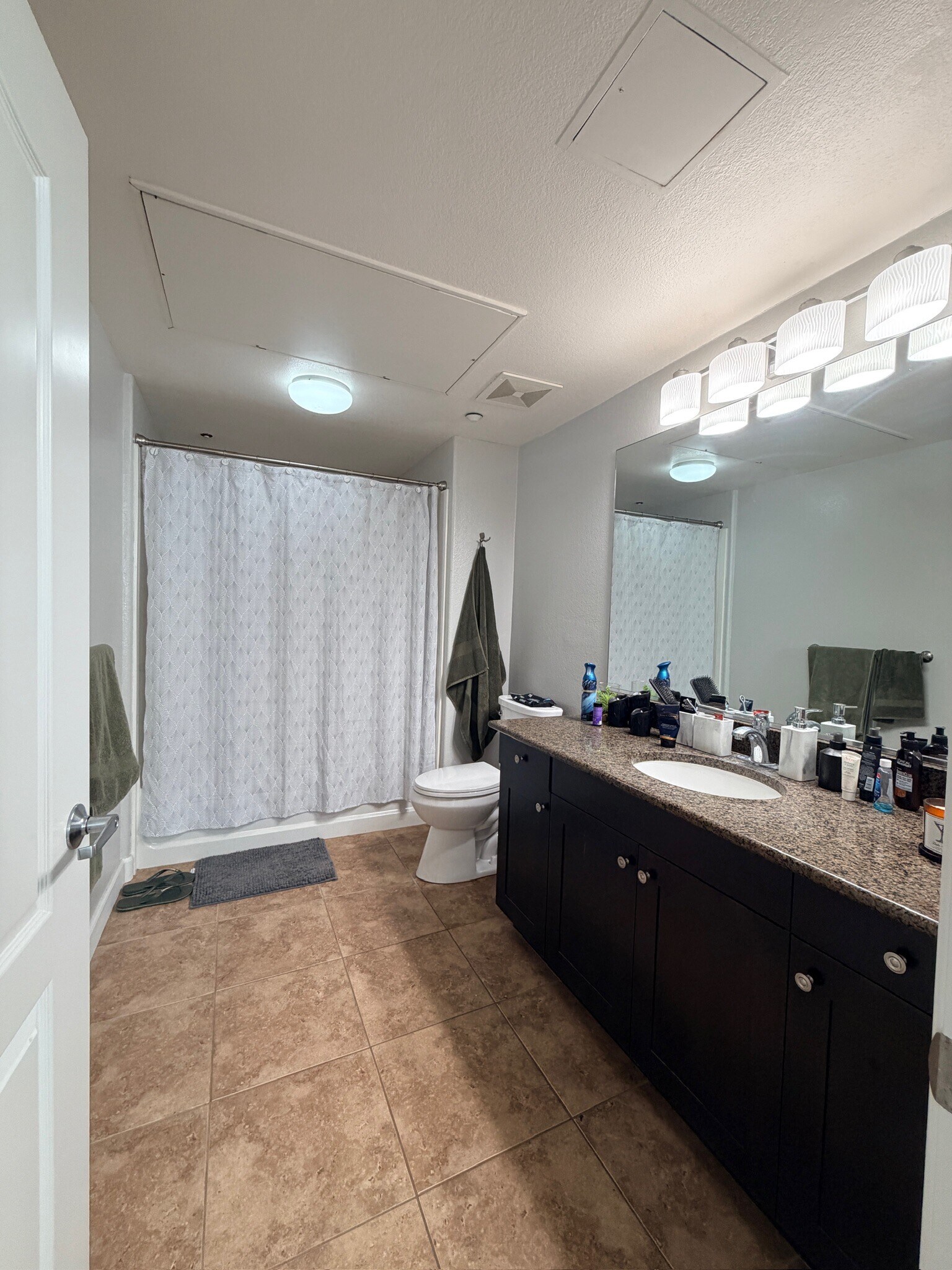 Master Bathroom - 3950 Ohio St
