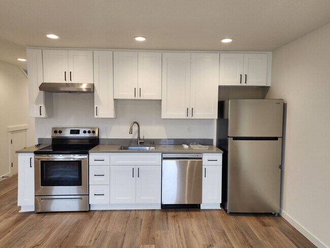 Building Photo - 1006 Peach Rd