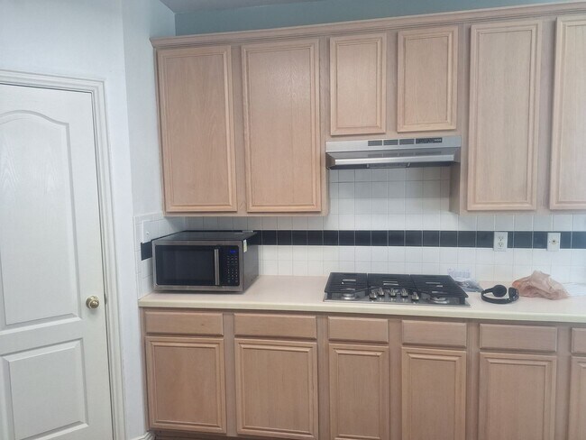Building Photo - 5BR Fannin Farms Home with Dual Primary Suites & Pool