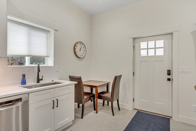 Building Photo - 12990 12990 S