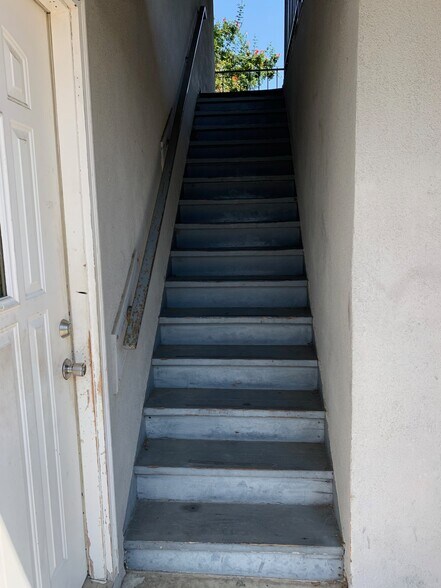 Building Photo - 281 S Evergreen Dr