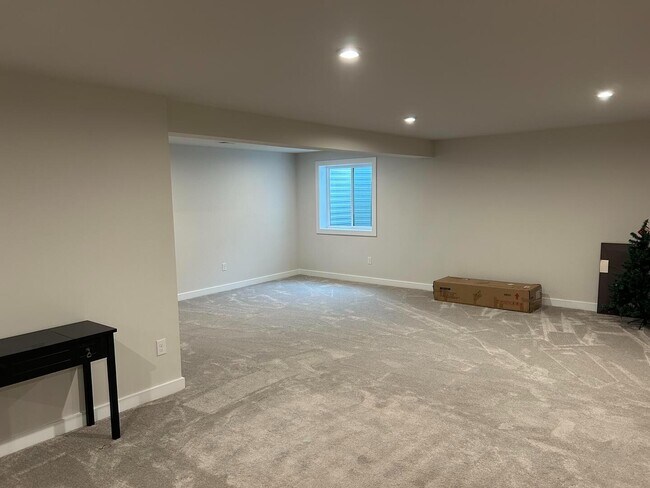 Building Photo - 603 Spring Hollow Dr