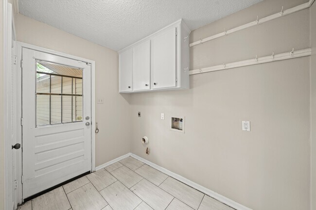 Building Photo - 1123 Marne Ln