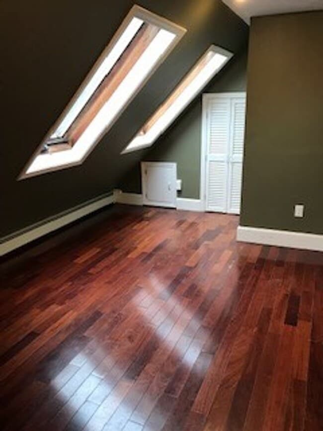 Building Photo - Modern 2Br / 2Ba Cape Style Home in Quiet ...