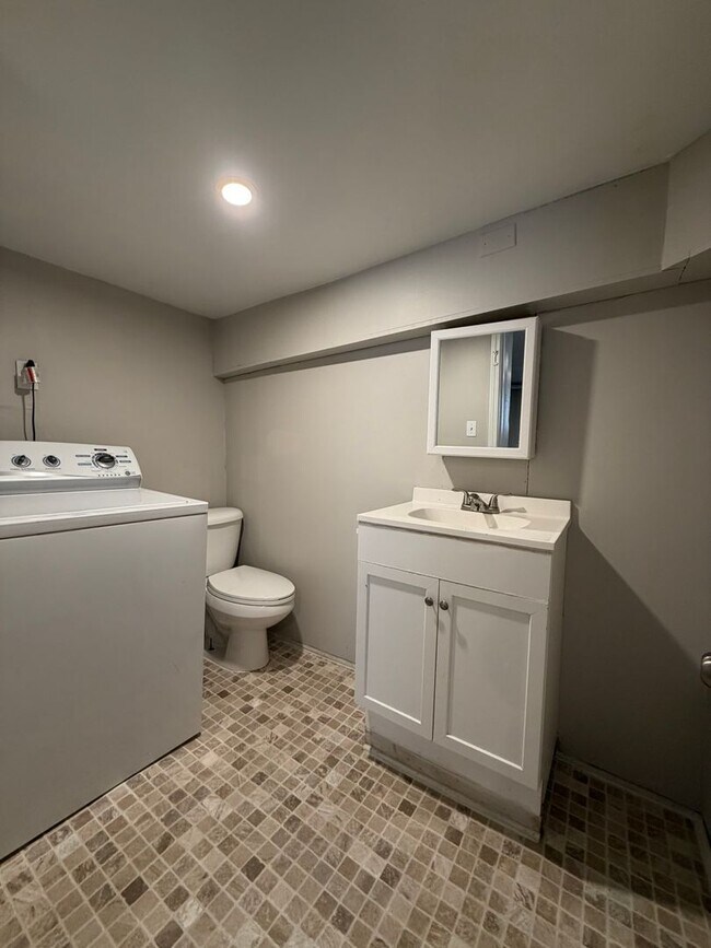 Building Photo - 1307 Forest Ave