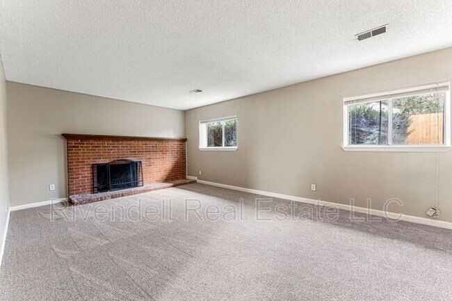 Building Photo - 1786 S Waco Ct