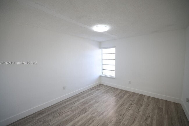 Building Photo - 3501 W 11th Ave