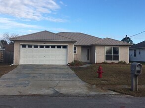 Building Photo - Spacious Home Convenient to Tyndall AFB, Shopping & More!