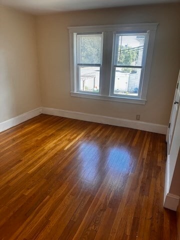 Building Photo - 483 Newport Ave