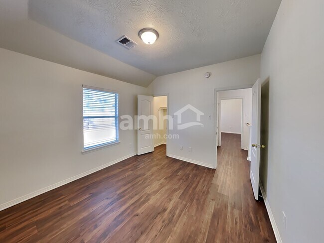 Building Photo - 26114 Cypresswood Dr