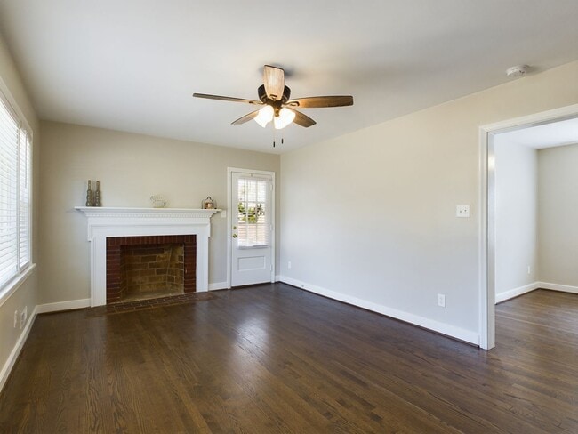 Building Photo - 709 N Parham Rd