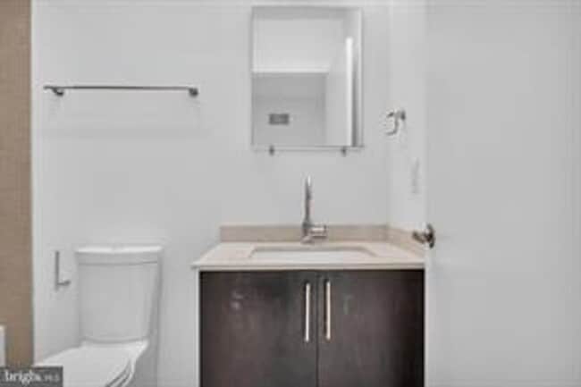Building Photo - Beautiful Northern Liberties Townhome