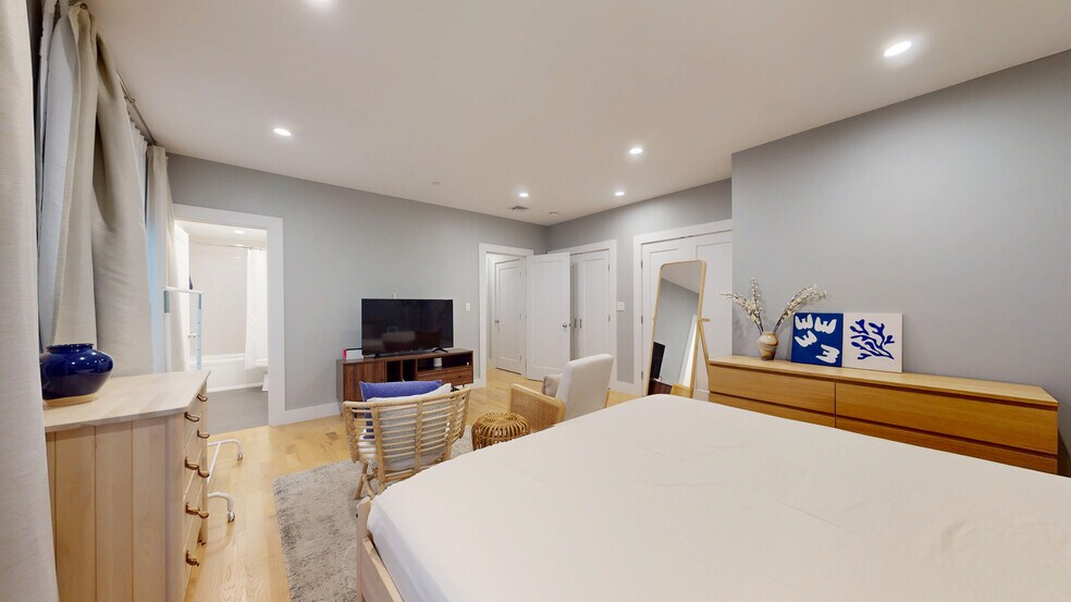 Building Photo - 186 Havre St