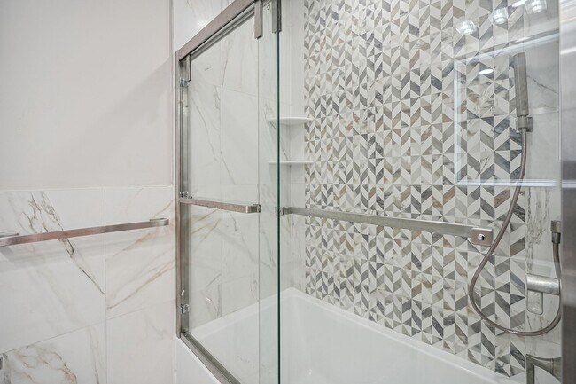 Building Photo - 25 Wallis Ave