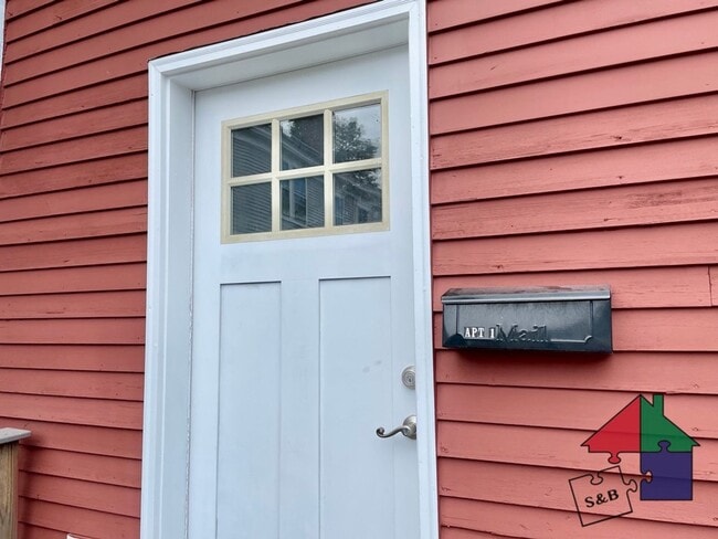 Building Photo - 118 S Main St