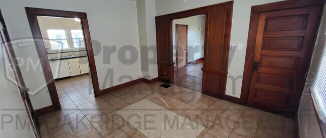 Building Photo - 3 Bedroom Home with 2 Car Garage
