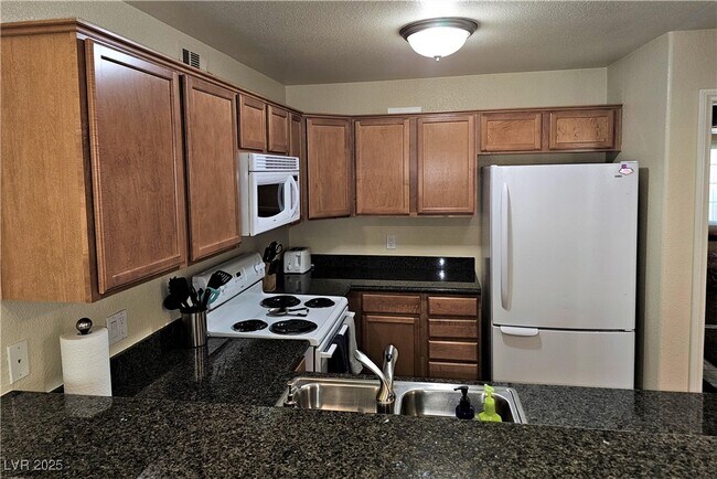 Building Photo - 3145 E Flamingo Rd