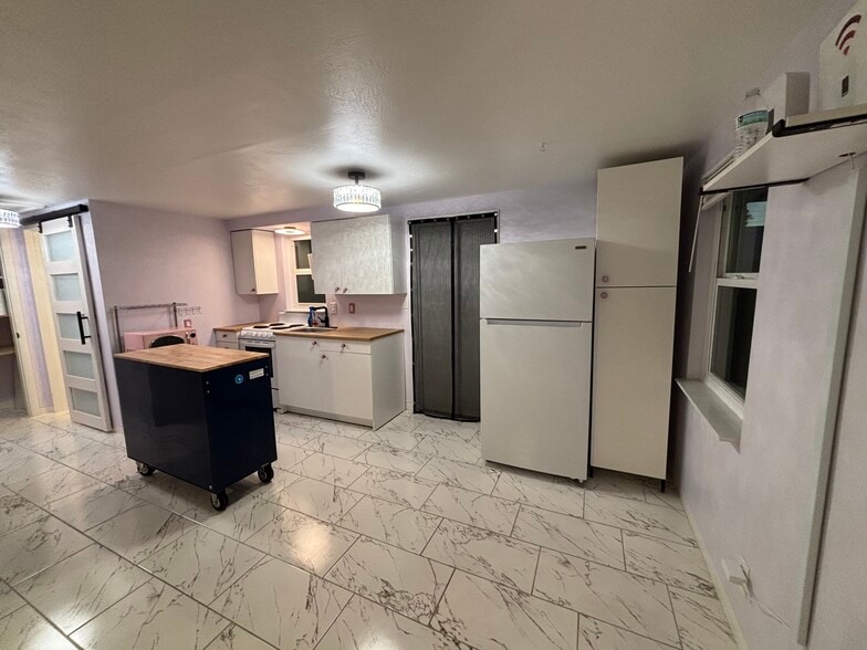 Building Photo - 10598 67th Ave