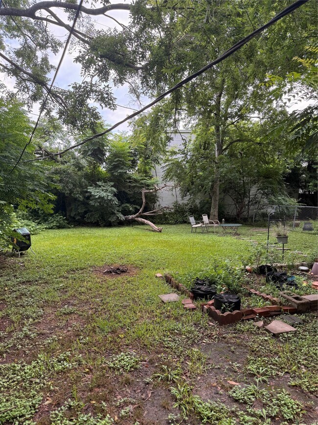 Building Photo - 7018 Alder Dr