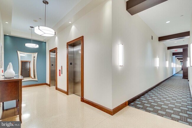 Building Photo - 2720 S Arlington Mill Dr