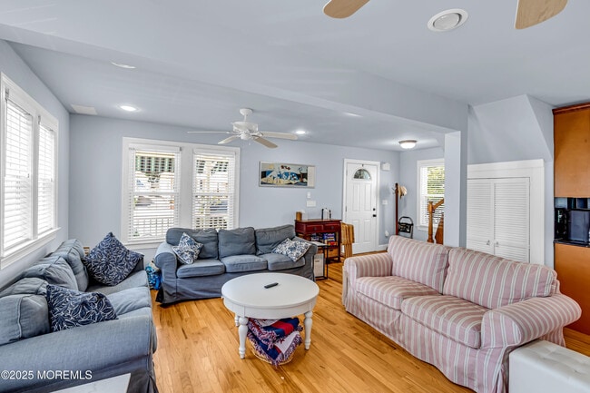 Building Photo - 306 Ocean Park Ave