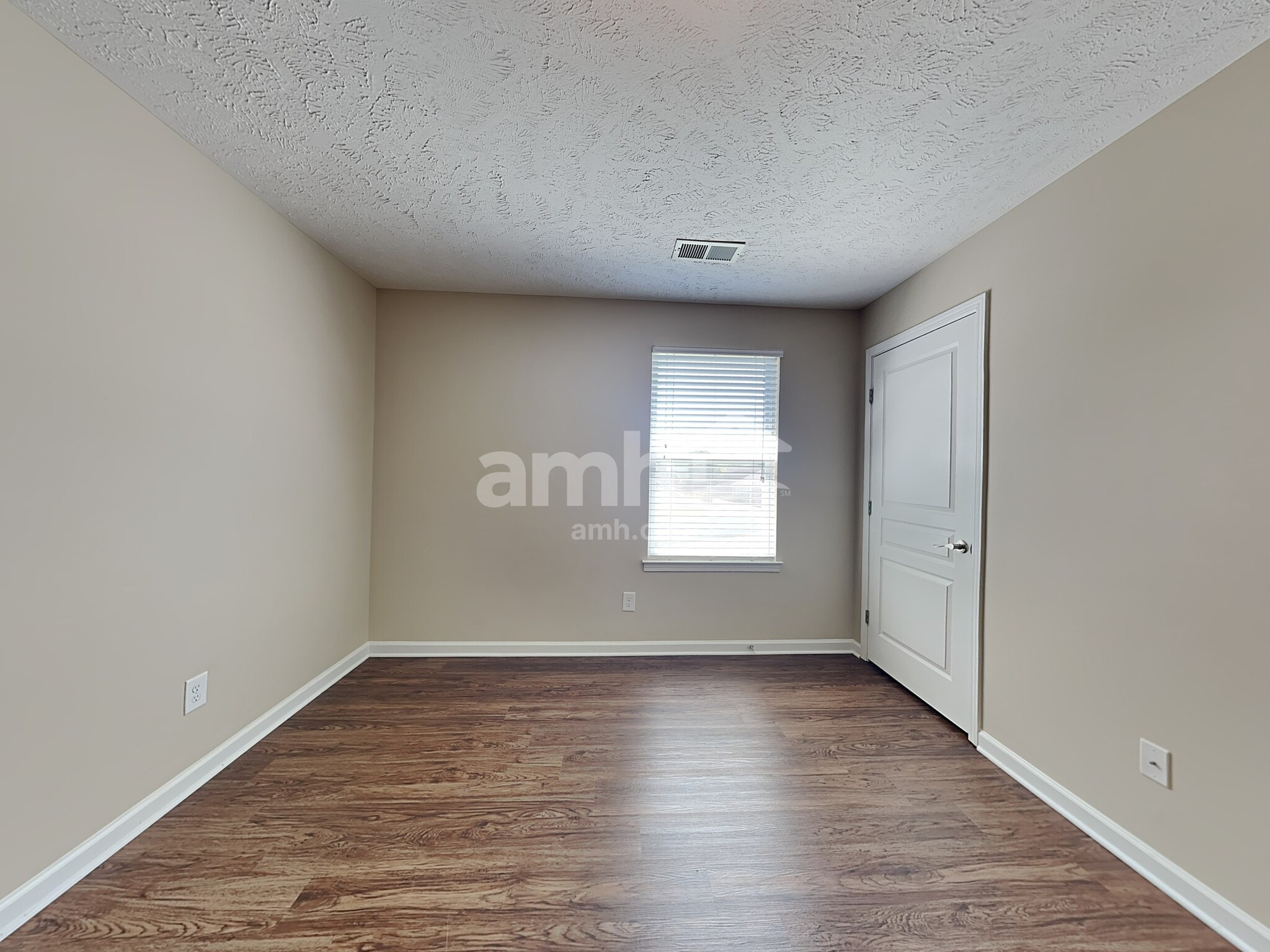 Building Photo - 1287 Wentworth Dr