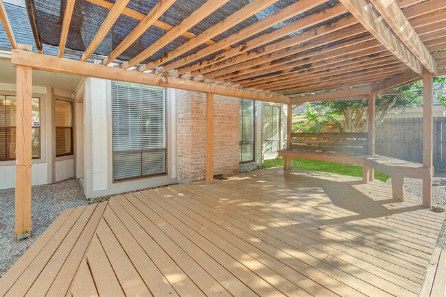 Building Photo - 11743 Riverview Dr