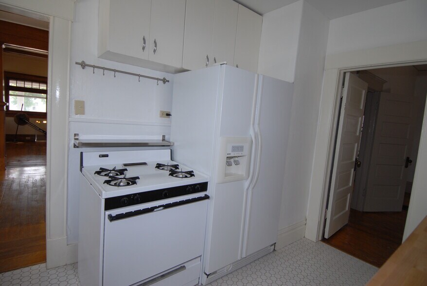 KITCHEN - 306 E Cache La Poudre St