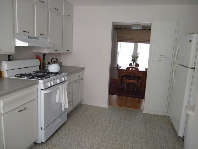 Building Photo - 2035 E Dayton St