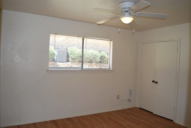 Building Photo - 1416 Sandy Creek Dr