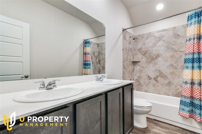 Building Photo - Exceptional 1-Story Home in a Peaceful Com...