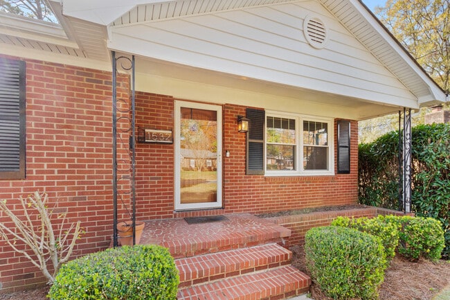 Building Photo - 1532 Starbrook Dr