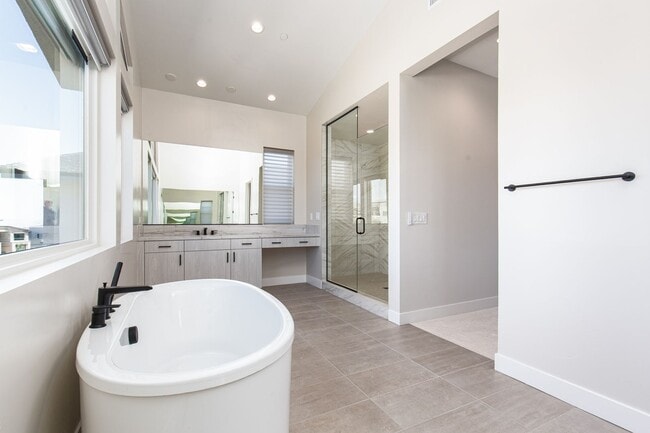 Building Photo - Stunning modern luxury home located in prestigious guard-gated Summerlin community of Ascension