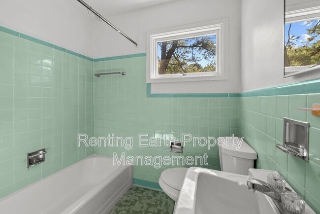 Building Photo - 9805 Red Mill Rd