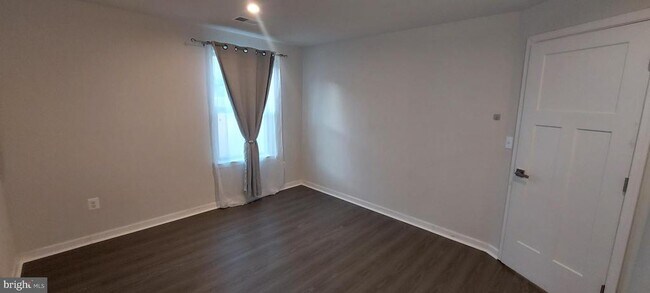 Building Photo - 5970 Fallfish Ct