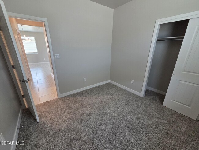 Building Photo - 3032 San Jenaro Dr