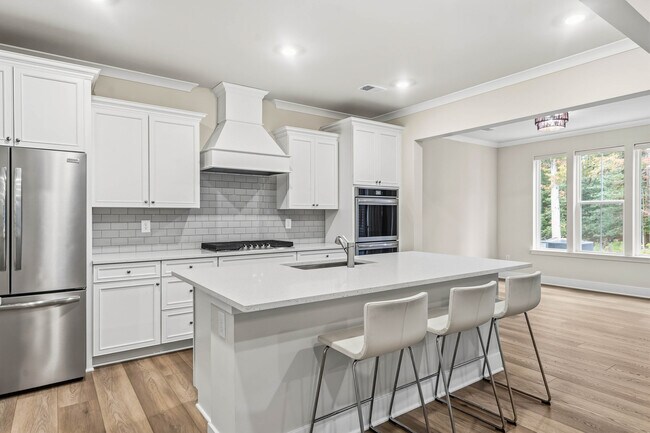 Building Photo - 32066 White Tail Dr