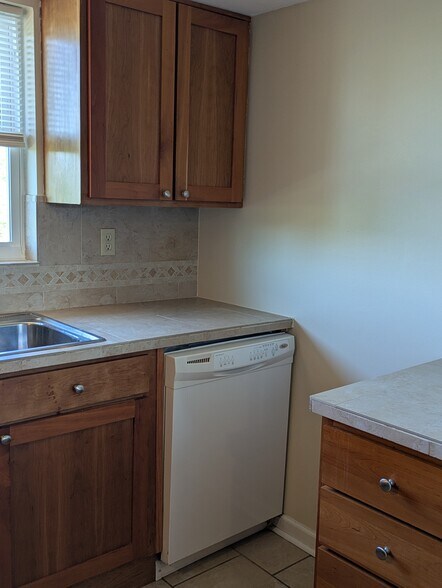 Building Photo - 2909 Abigail Dr