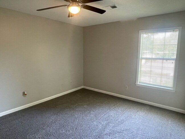Building Photo - 6179 Cherokee Dr