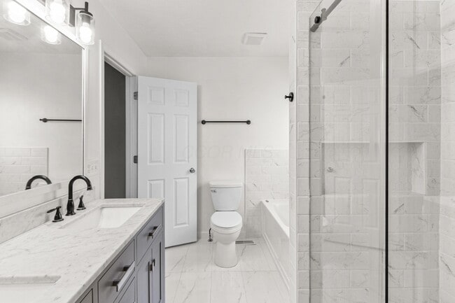 Building Photo - 6140 Ashtead Dr