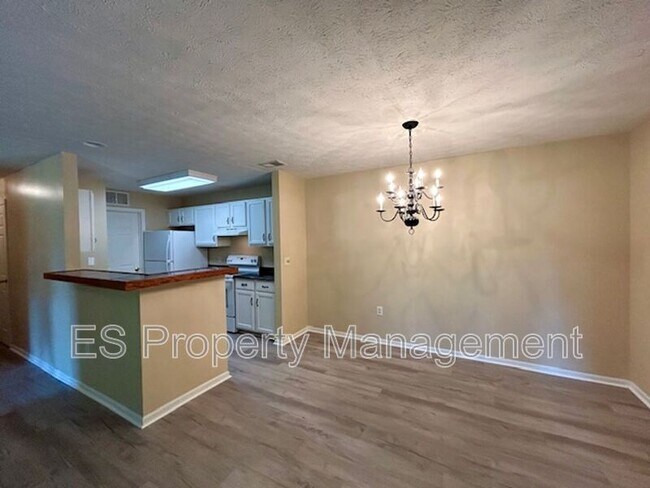 Building Photo - 12598 Tennyson Ln