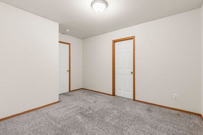 Building Photo - 18438 SE Stephens St