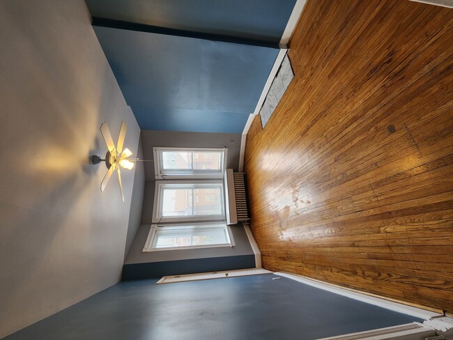 Building Photo - 3714 S Paulina St