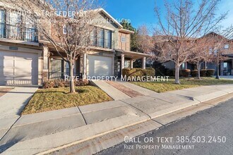 Building Photo - 14905 Treseder St