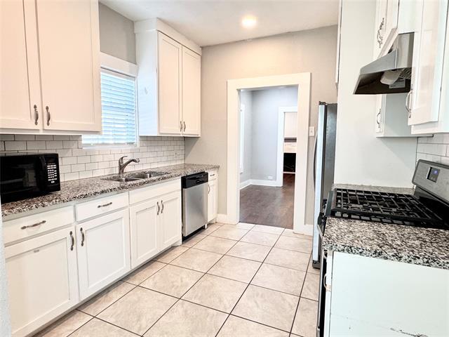 Building Photo - 3455 Roberts Ave