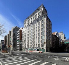 Building Photo - 250 E 21st St