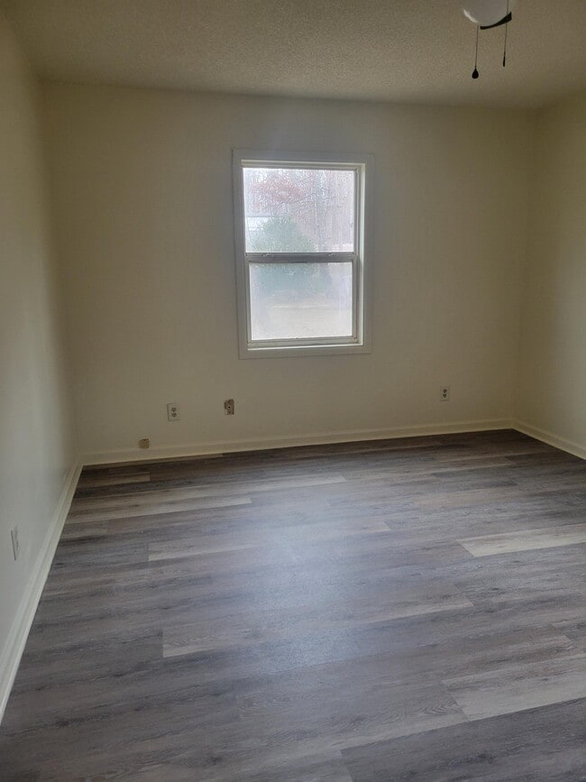 Building Photo - 71 Fox Den Ln